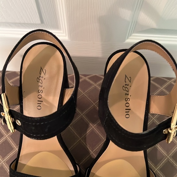Zigi Soho Black faux suede platform sandals - Picture 5 of 7